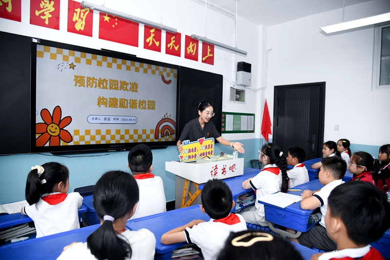 进校园.jpg